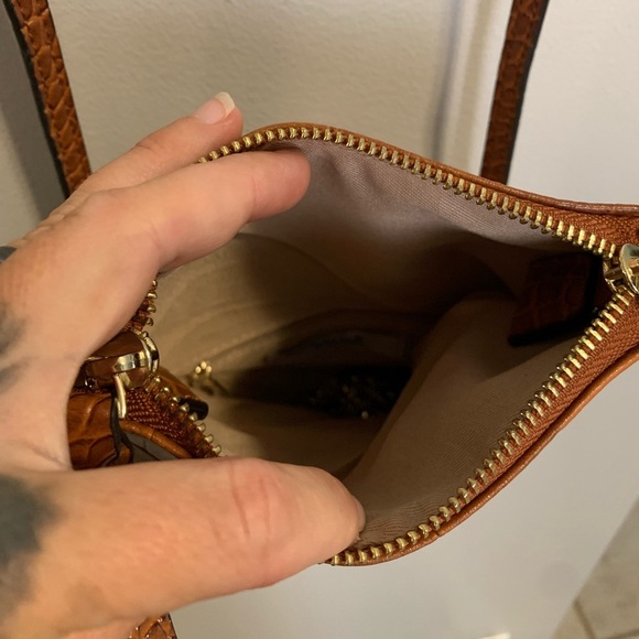 Elegant JustFab Brown Croc-Embossed Crossbody Bag - Picture 8 of 11